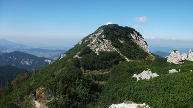 Chodník smerujúci na Sivý vrch v Západných Tatrách